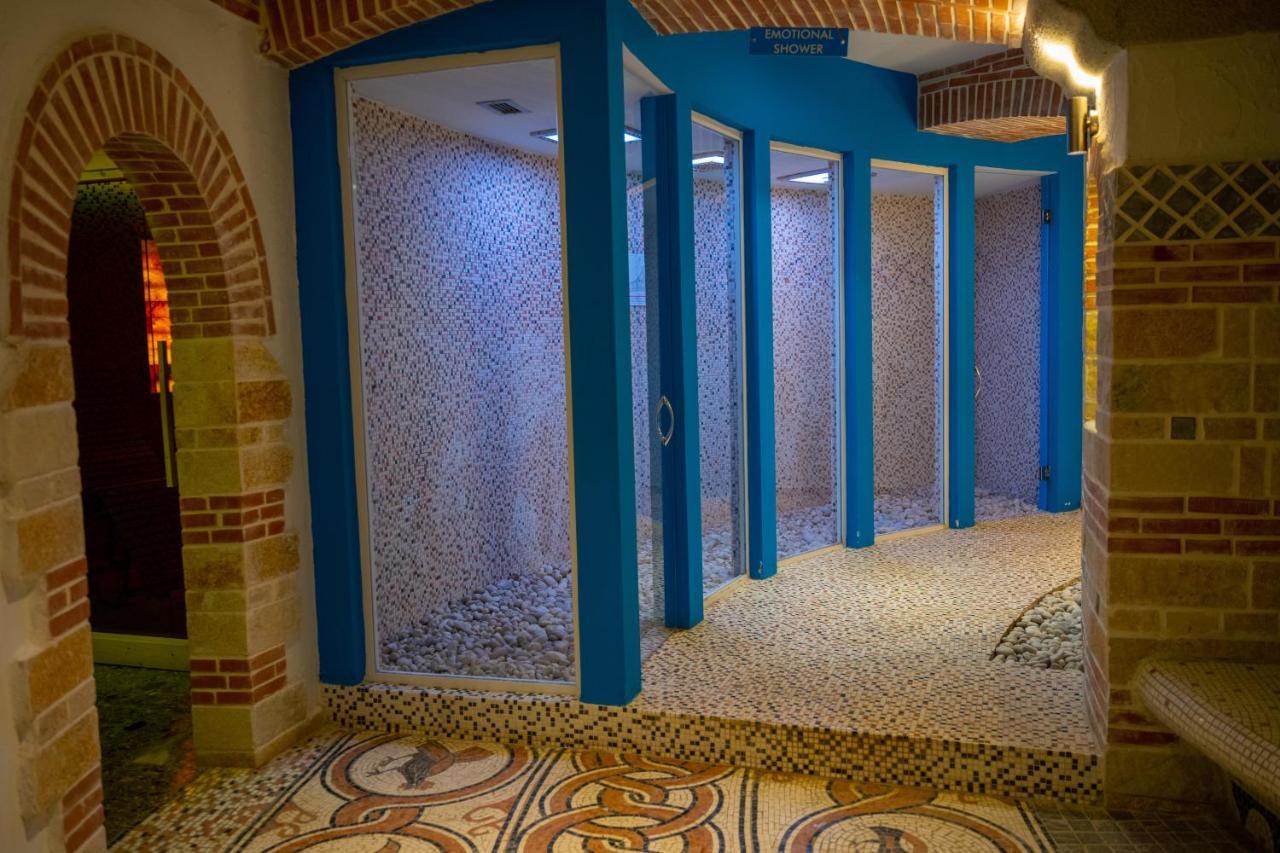 Bougainville Bay Hotel Sarandë 외부 사진 The interior of the hotel