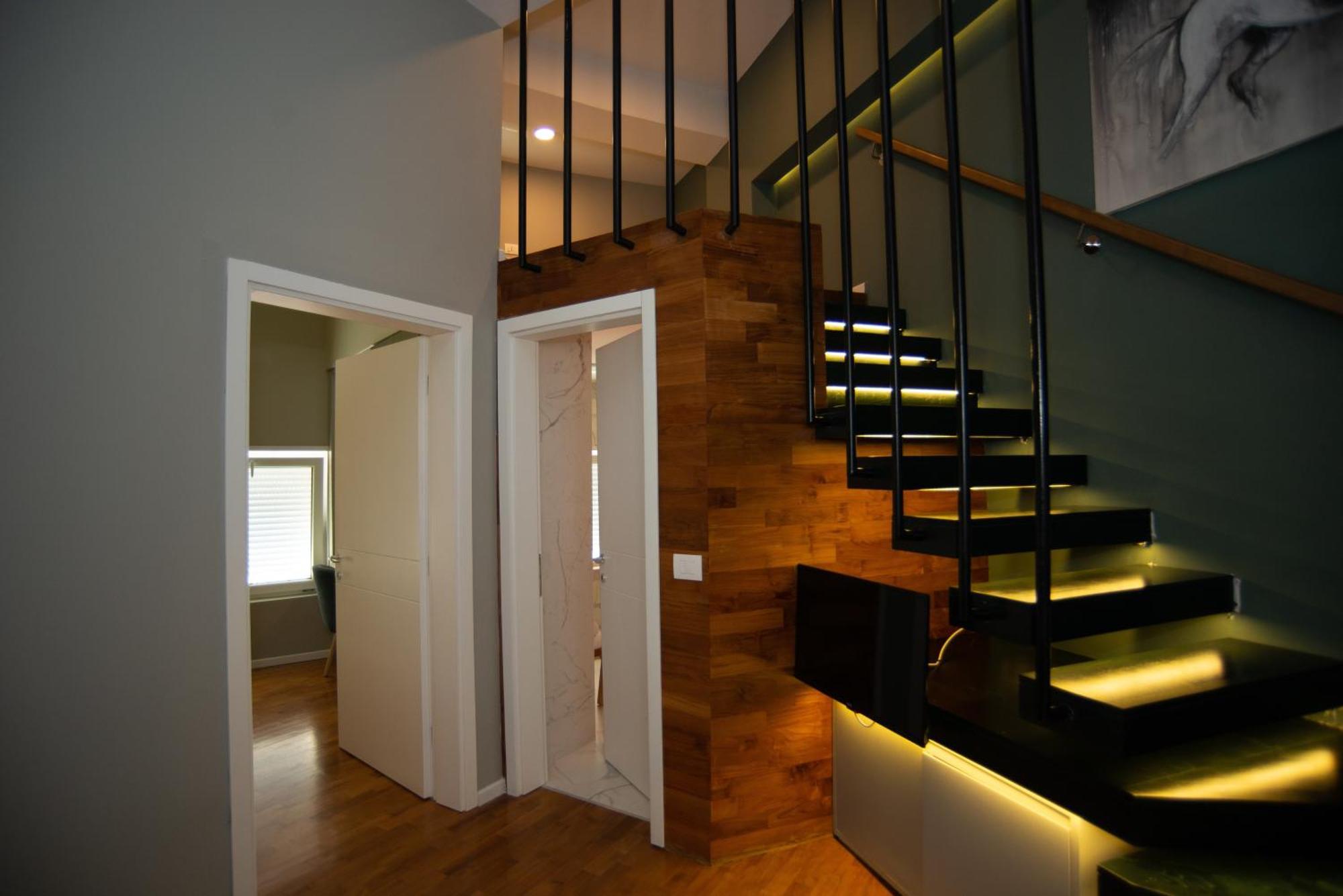 Bougainville Bay Hotel Sarandë 외부 사진 A modern staircase