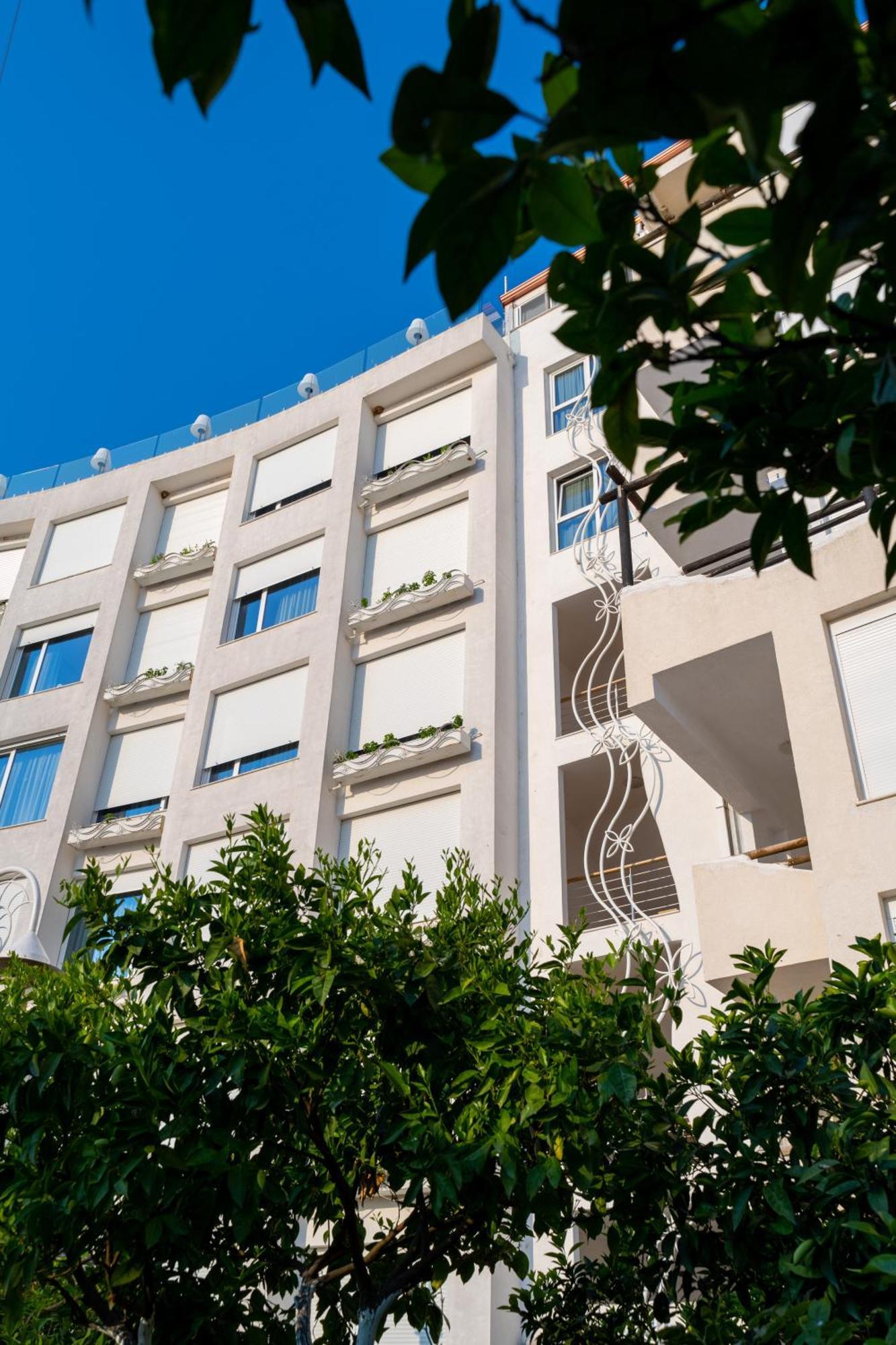 Bougainville Bay Hotel Sarandë 외부 사진 The building of the university library