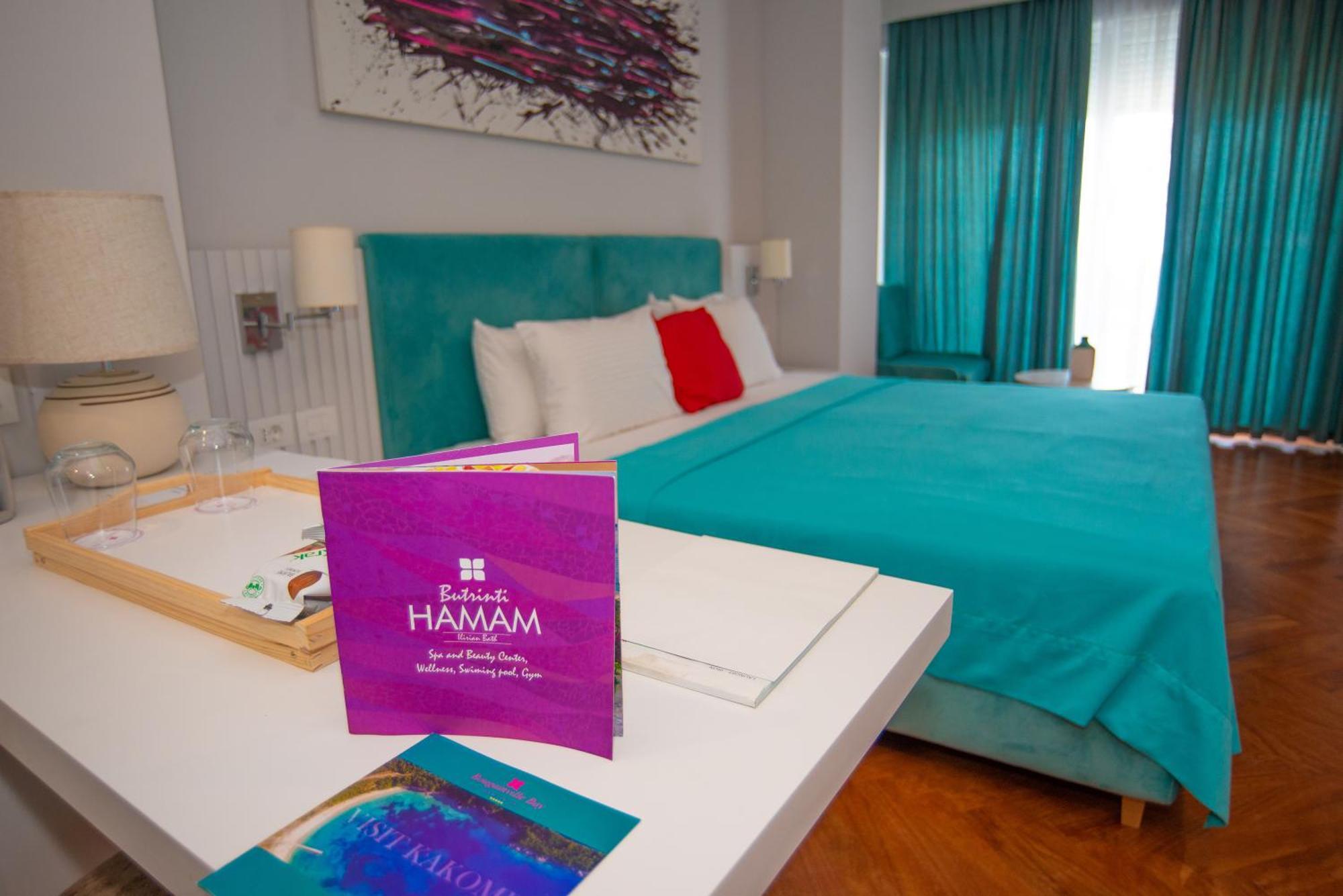 Bougainville Bay Hotel Sarandë 객실 사진 A room at the hotel