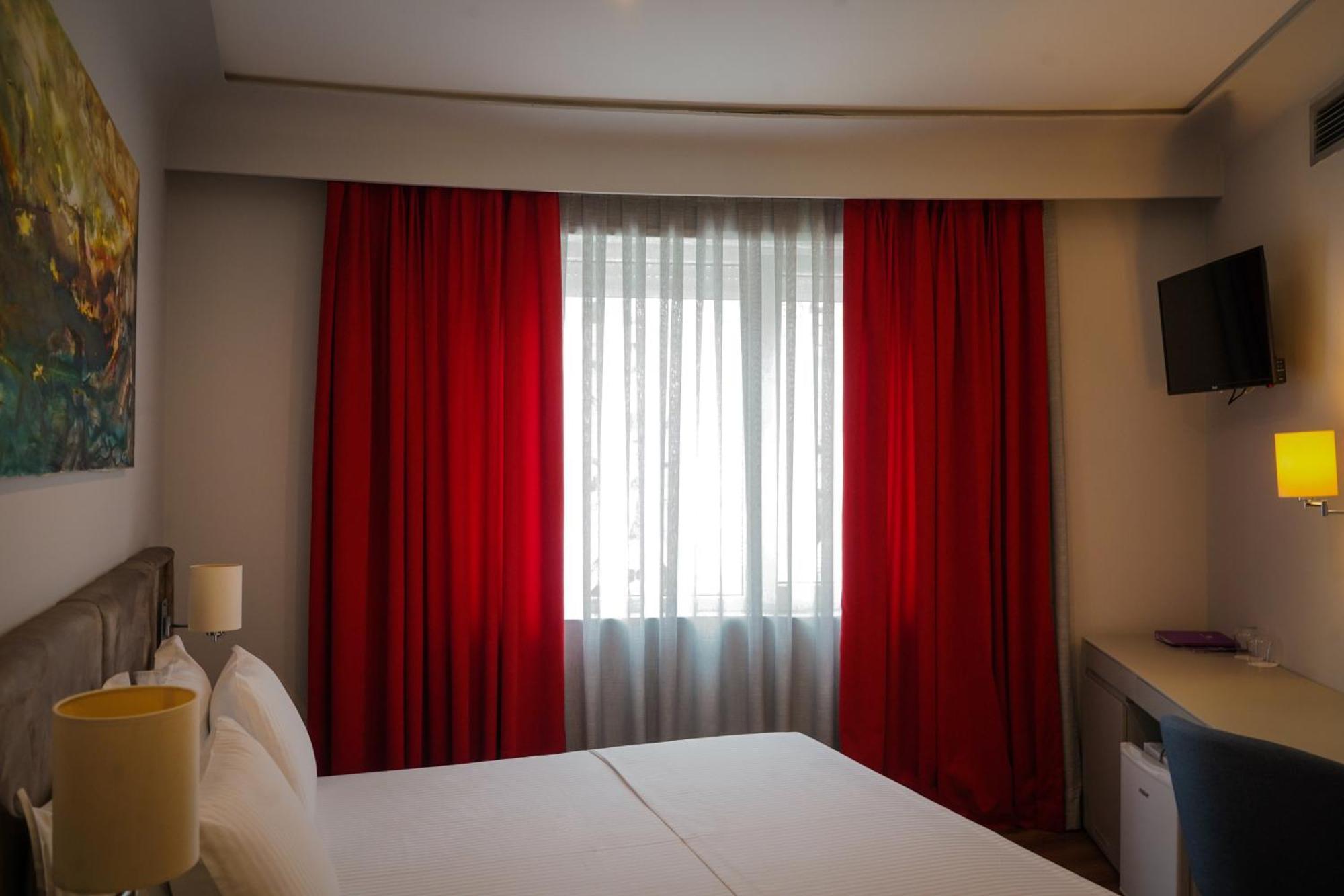 Bougainville Bay Hotel Sarandë 외부 사진