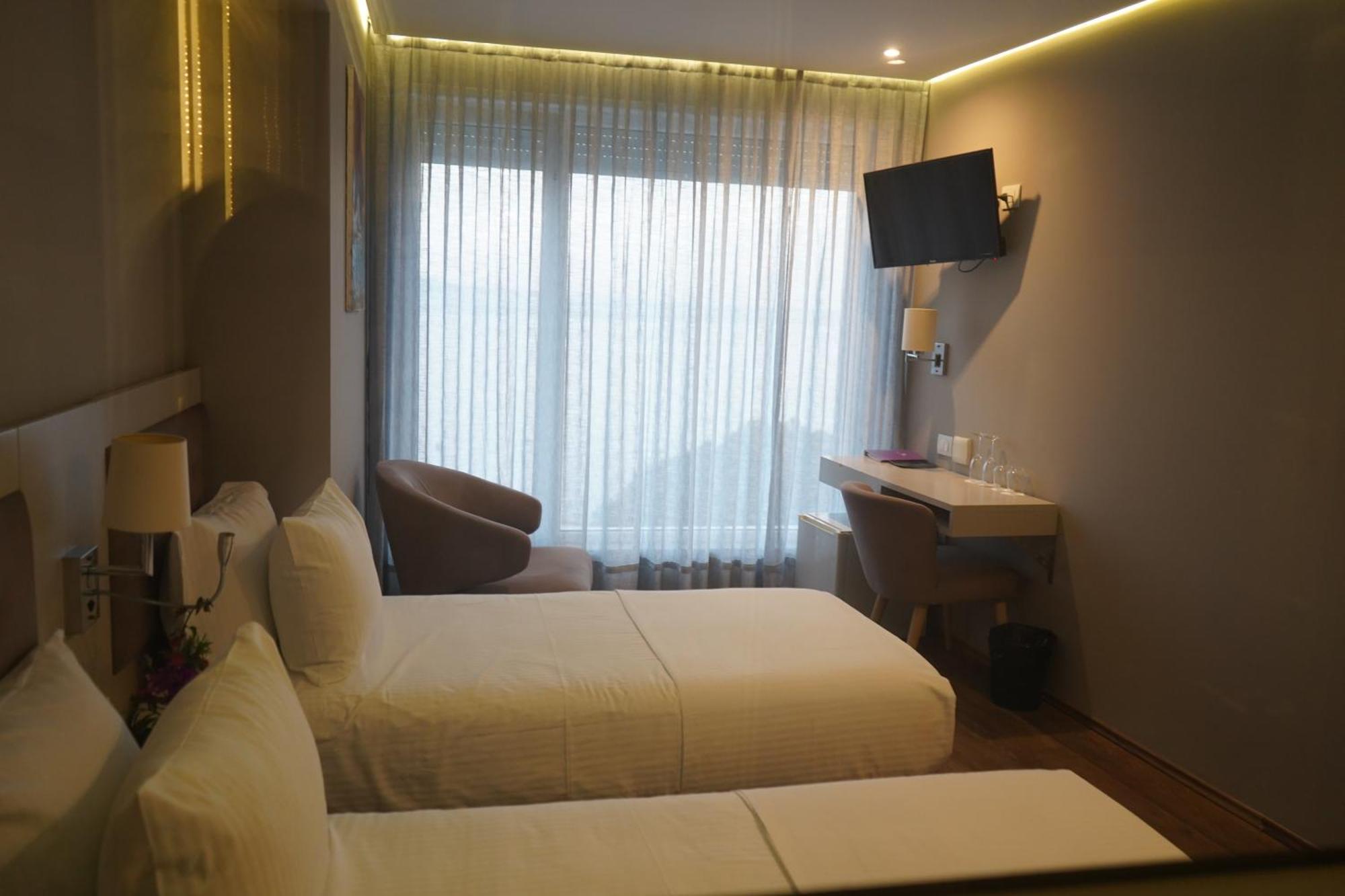 Bougainville Bay Hotel Sarandë 외부 사진
